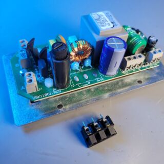 Wymiana gniazda 3 pin