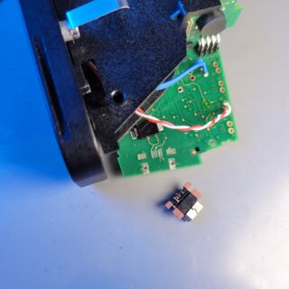 Uszkodzone gniazdo mini USB w połyskomierzu