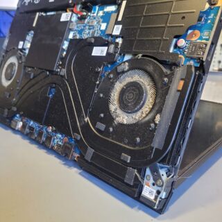 Lenovo Legion wymagający konserwacji układu chłodzenia