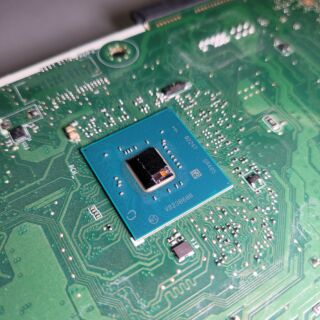 Uszkodzony rdzeń układu scalonego