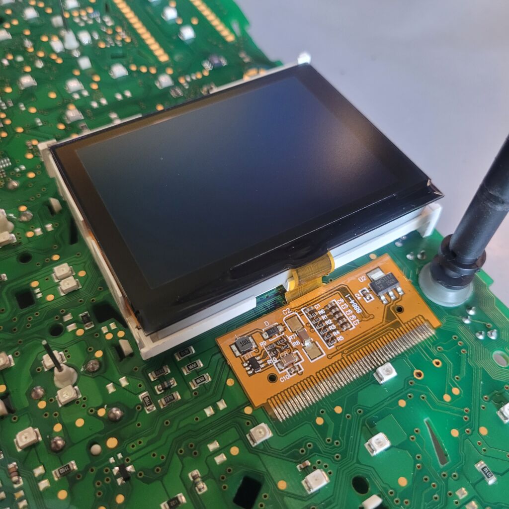 Naprawa licznika Volkswagen Sharan wymiana ekranu LCD